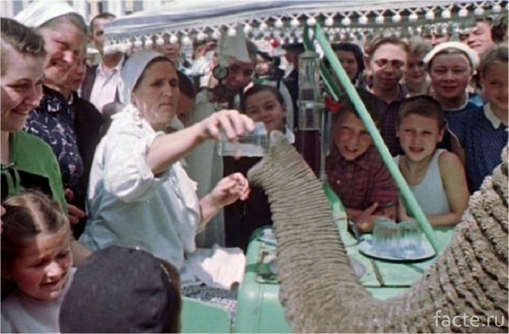 Советские люди на фотографиях 50-х годов НОСТАЛЬГИЯ,СОВЕТСКИЙ ПЕРИОД,СОВЕТСКИЙ СОЮЗ,СОЦИАЛИЗМ,СССР,ХРУЩЕВ