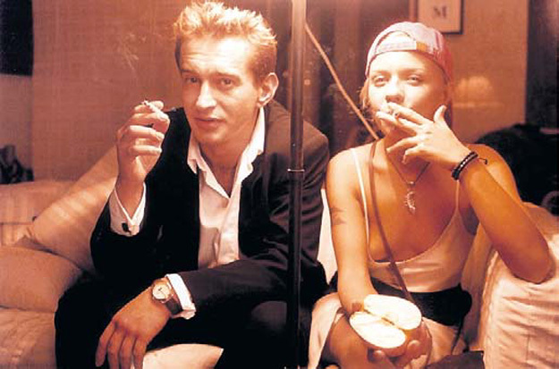 ХАБЕНСКИЙ и ПЕРОВА на съёмках фильма «В движении» понимали, что курение вредит здоровью, но режиссёру казалось, что с сигаретой их герои выглядят романтичнее