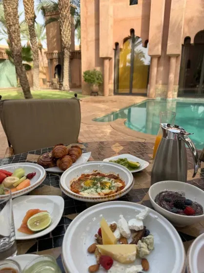 Жена главы Газпромбанка Андрея Акимова Даша Попова отдыхает с дочерью в Марокко Попова, Акимов, дочерьюДаша, также, данным, которая, Поповой, Андрея, Газпромбанка, слухам, своего, ПоповаДаша, вместе, соцсетях, спокойно, передвигаться, Европе, может, Например, недавно