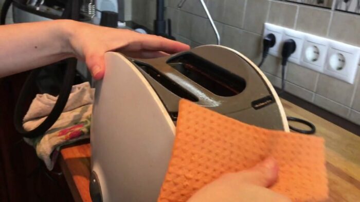 Как быстро почистить тостер в домашних условиях: полезные лайфхаки тостер, крошек, избавиться, тостера, несколько, пятна, аккуратно, Чтобы, поможет, протрите, поверхности, почистить, используйте, чистой, быстро, чистка, только, раствор, людей, После