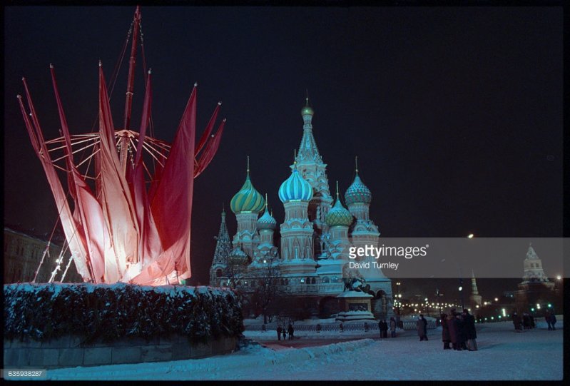 Новогодние украшения на Красной площади в Москве, фото конца 1980-х: СССР, новый год, праздник