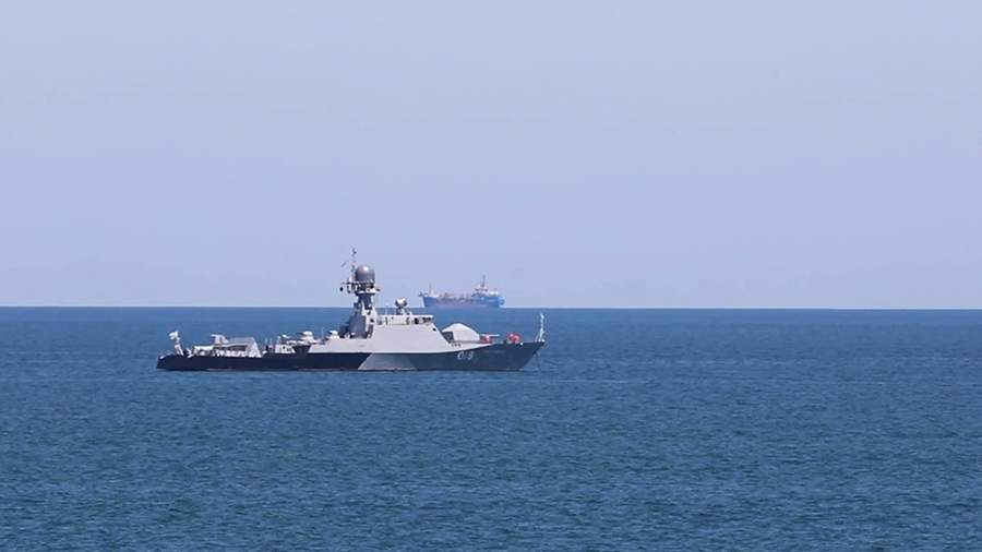 Корабль Балтийского флота «Смольный» прибыл в венесуэльский порт Ла-Гуайра