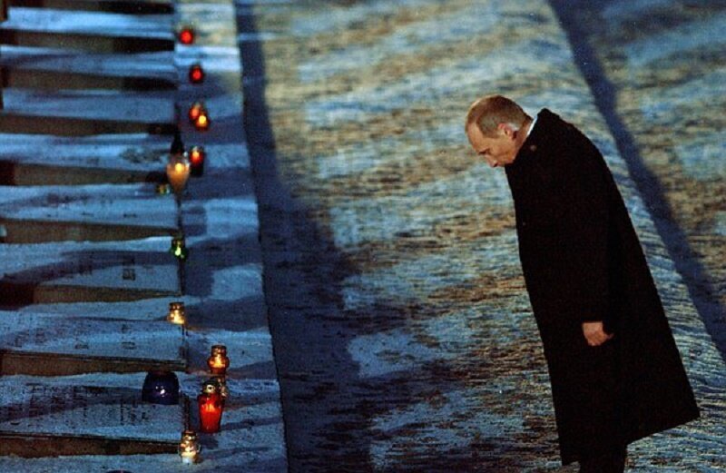 Новые архивные фотографии Владимира Путина за 20 лет правления