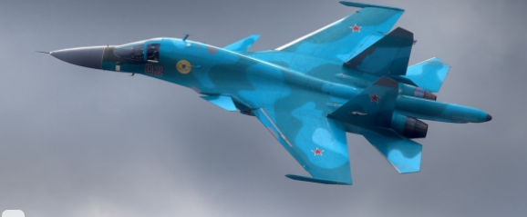 Бомбардировщики Су-34 нанесли авиаудар по позициям условного противника