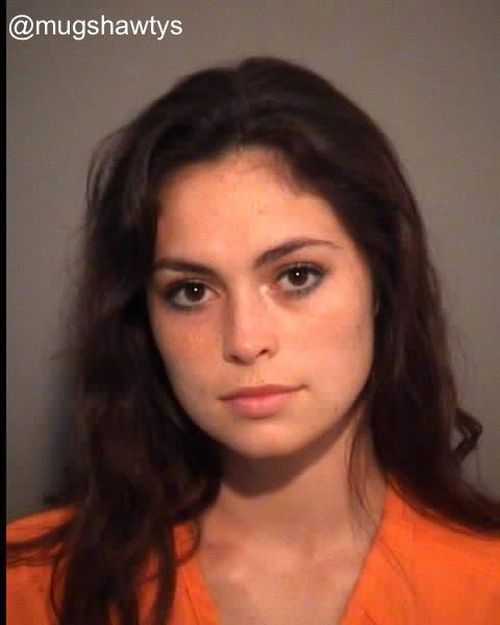 Милые и красивые девушки преступницы Милые и красивые девушки преступницы