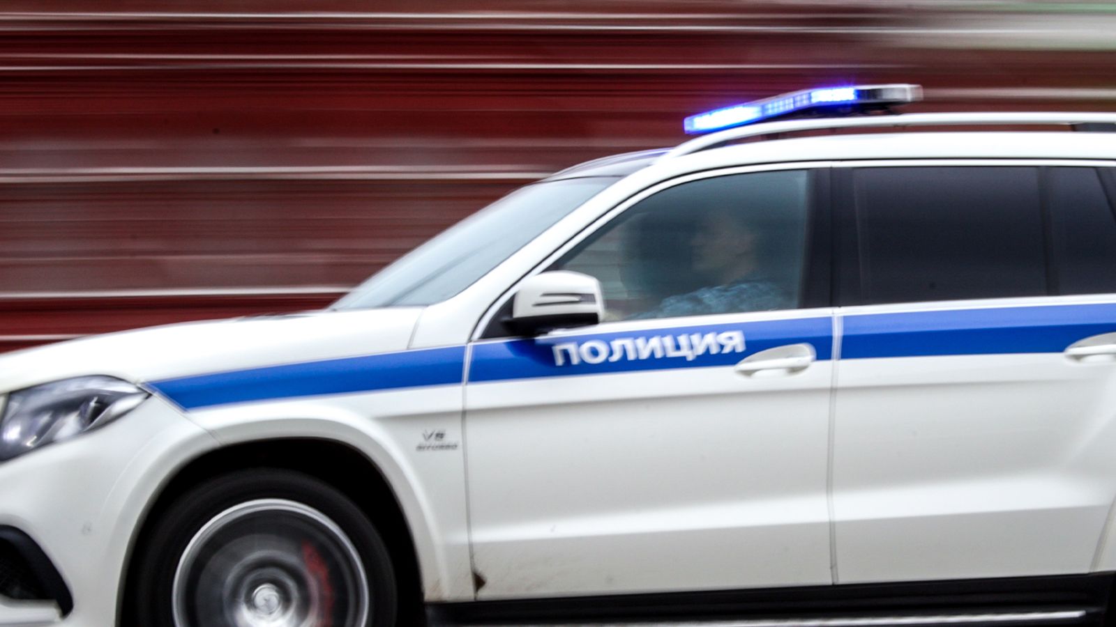 Житель Белгорода голышом бегал по улицам и приставал к прохожим Происшествия
