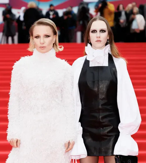 Елизавета Боярская, Кристина Асмус, Павел Прилучный и Зепюр Брутян, Валерия Гай Германика с дочерью и Юлия Хлынина на закрытии ММКФ-2026 фильм, получил, Прилучный, режиссёра, Екатерина, Климова, сыном, номинации, Германика, режиссёр, дочерью, Зепюр, Волкова, награду, актриса, кинематографист, БоярскаяЕлизавета, Екамасова, Дарья, конкурса