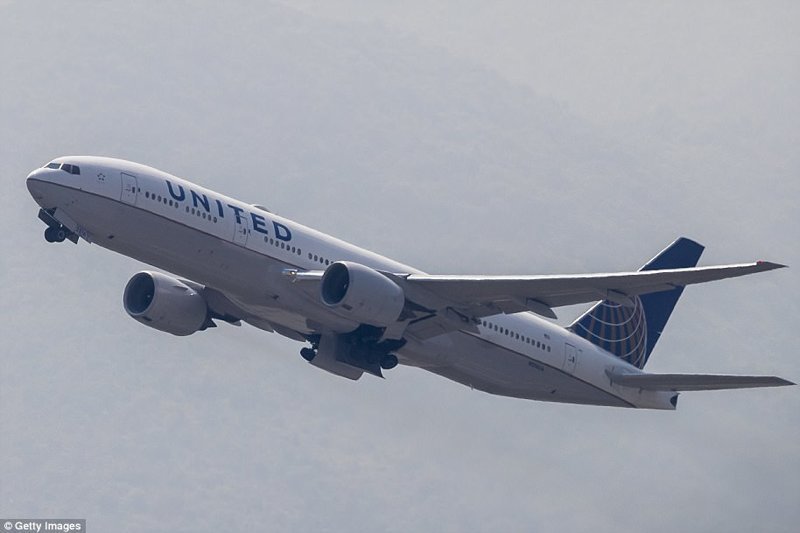 Последний Boeing 747 в США отправлен на кладбище самолетов авиация, боинг -747, боинг 747, боинг 777, кладбище самолетов, последний полет, самолеты, сша