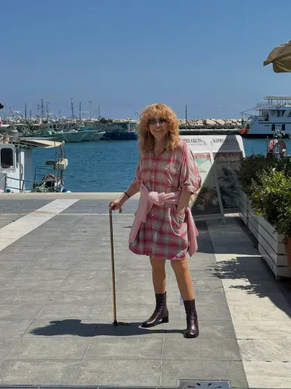 В мини-платье и с тростью: Максим Галкин* опубликовал новое фото Аллы Пугачёвой Пугачёва, Галкин, выглядит, Максим, певица, стать, проблемы, Пугачёвой, просто, вместе, двойняшками, Лизой, 49летний, Гарри, Сначала, уехали, семья, поселилась, Израиле, позже