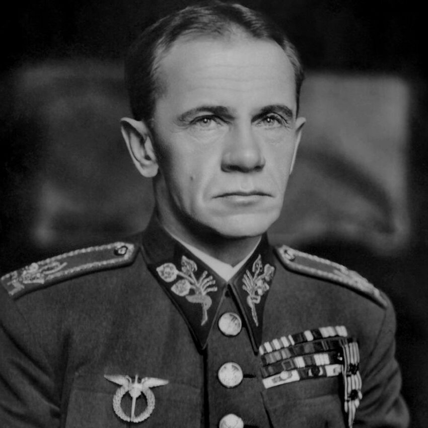 Сергей Войцеховский в форме чехословацкого генерала 