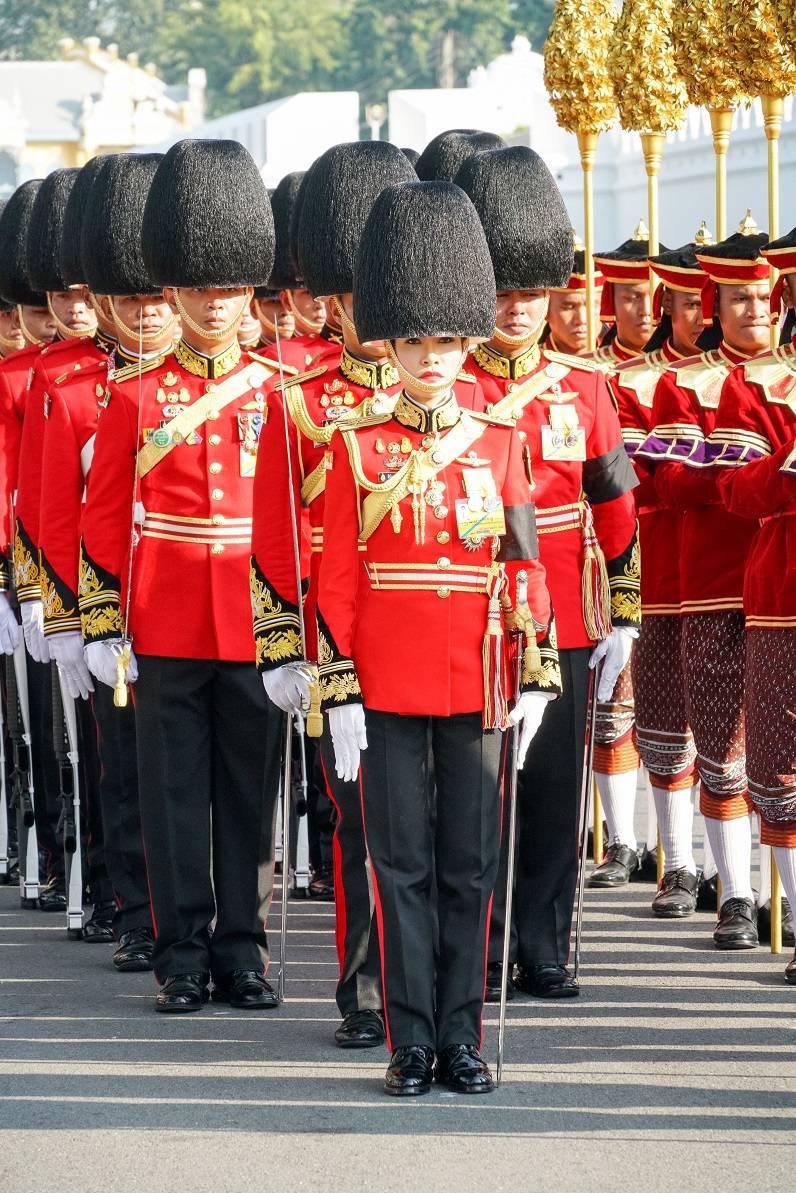 Чтиво выходного дня: король Таиланда взял в наложницы генерала