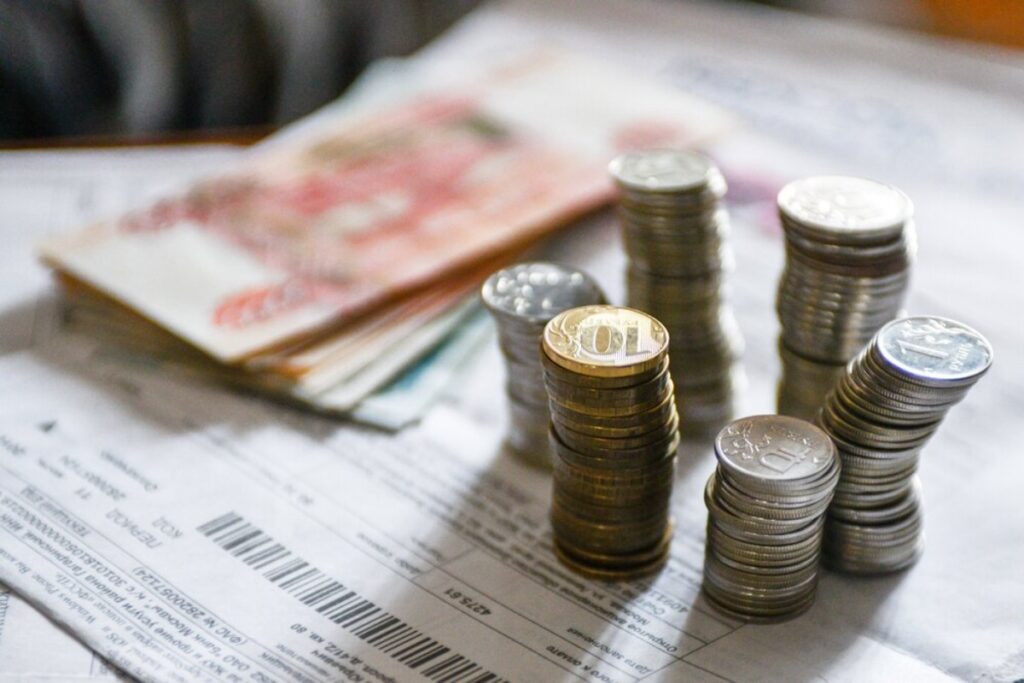 УК просят разрешить продавать долги граждан за ЖКУ