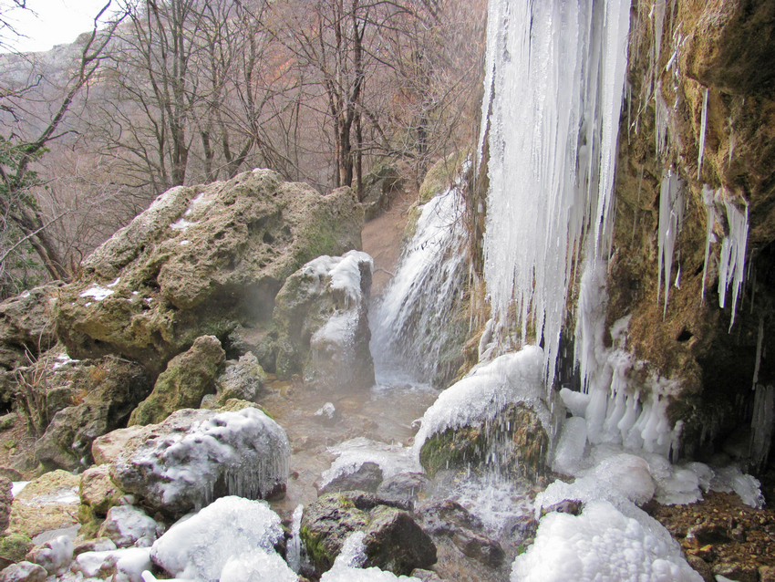 Чудеса зимнего Крыма можно, время, зимой, Крыма, вновь, только, водопад, чтобы, Крыму, нередко, природы, поверхность, двумя, массива, горного, хранят, зимнего, также, зимние, солнце