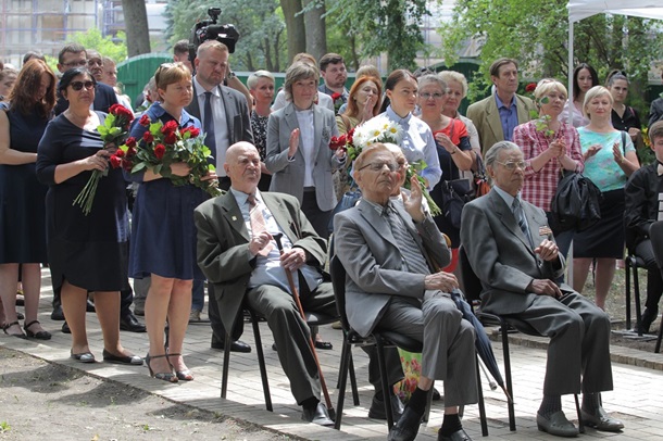 В Киеве открыли памятник русской поэтессе Анне Ахматовой