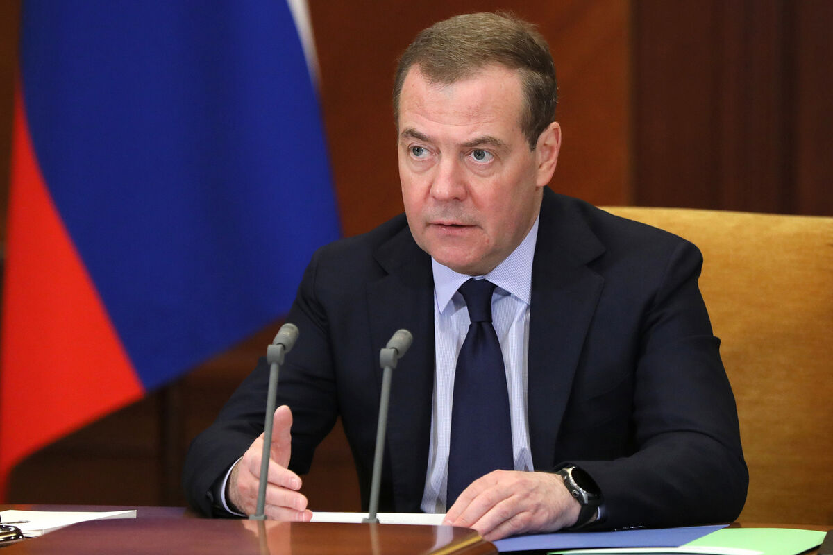 Медведев: Россия выпустила свыше 600 танков в 2023 году