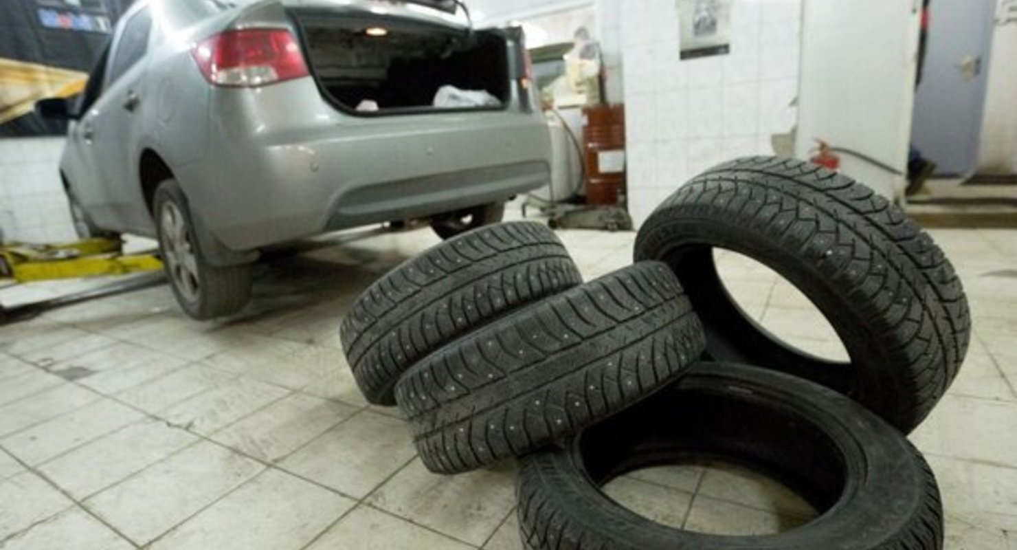 Автоэксперт перечислил опасности от несвоевременной смены сезонной резины