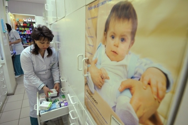 Милонов заявил о невозможности государства обеспечить всех больных детей лекарствами
