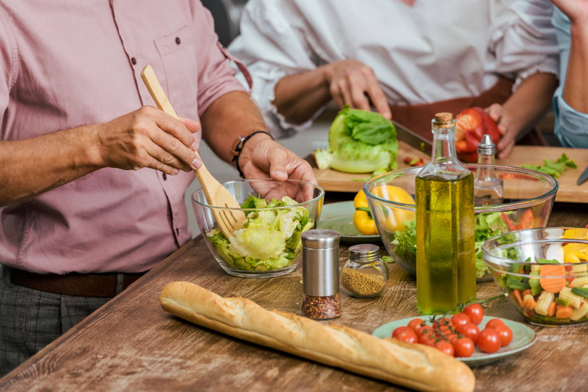 Салат из свежей капусты с кукурузой для легкого ужина салат, капусты, свежих, добавь, капусту, молодой, овощей, капустой, нашинкуй, вкусуПРИГОТОВЛЕНИЕМелко, капусты2, Посоли, морковь, лишнюю, соленых, готовится, маслом, оливкового, кукурузы, поперчи