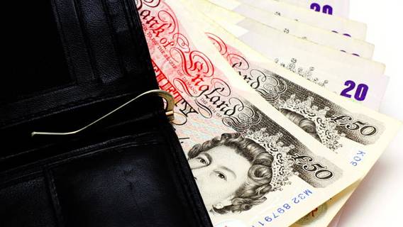 В Великобритании растет средняя зарплата в условиях борьбы за персонал