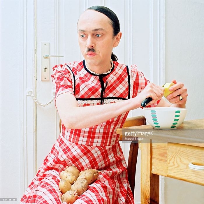 площадях мужчина хозяюшка картинки них