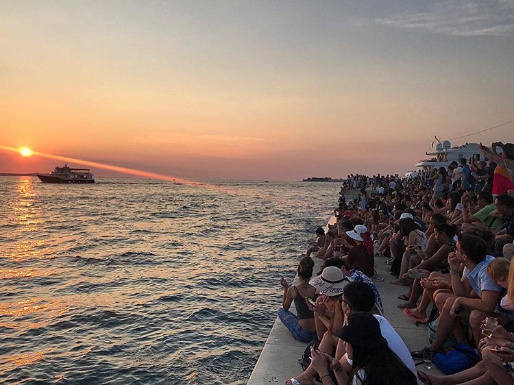 Необычная набережная в Хорватии, где ступеньки играют музыку Необычная набережная в Хорватии, где ступеньки играют музыку заграница,отдых,туризм