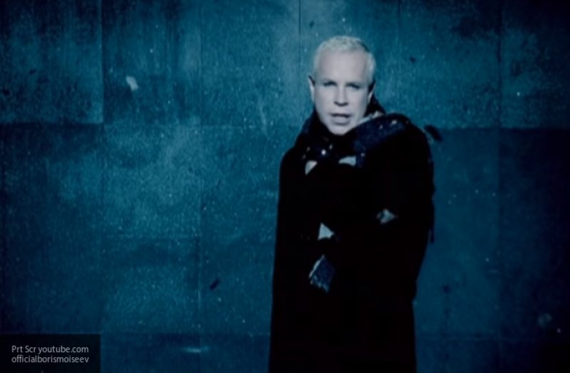 Счастье моё доставай свой старый путеводитель. Давай уедем в питер. Уехать в питер. Песня петербург ленинград. Я уехал в петербург песня.