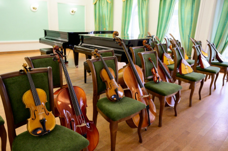 В школу искусств Дудинки Красноярского края поступили новые музыкальные инструменты