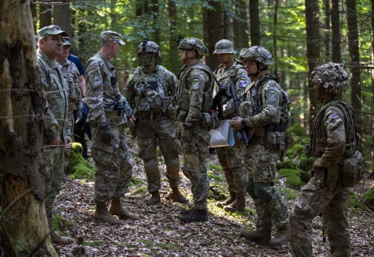 Зеленский едет на сессию ООН, а США тренируют украинских десантников в Германии