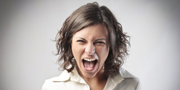 Так случилось, что мамаша моя - ехидна, бросив меня во младенчестве пустилась во все тяжкие