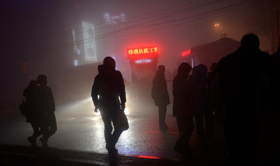 Китай задыхается от аномального смога