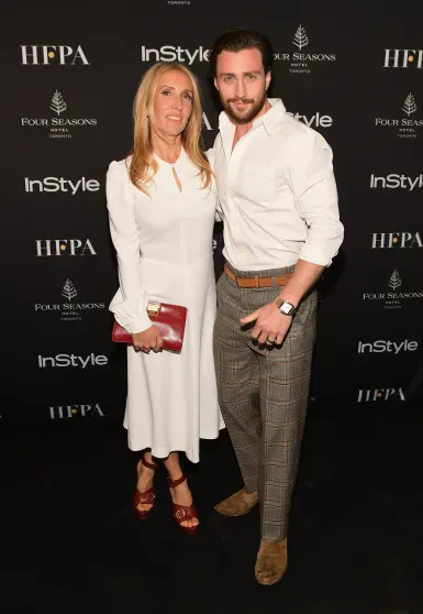 Режиссёр Сэм Тейлор-Джонсон с мужем на 24 года её моложе отпраздновала 59-летие в Риме emma macintyre,instagram (инстаграм),социальная сеть,Аарон Тейлор-Джонсон,Джеймс Бонд,джонн леннон,джонсон тейлор-джонсон,роми хиро,сэм тейлор-джонсон,уайлда рэй