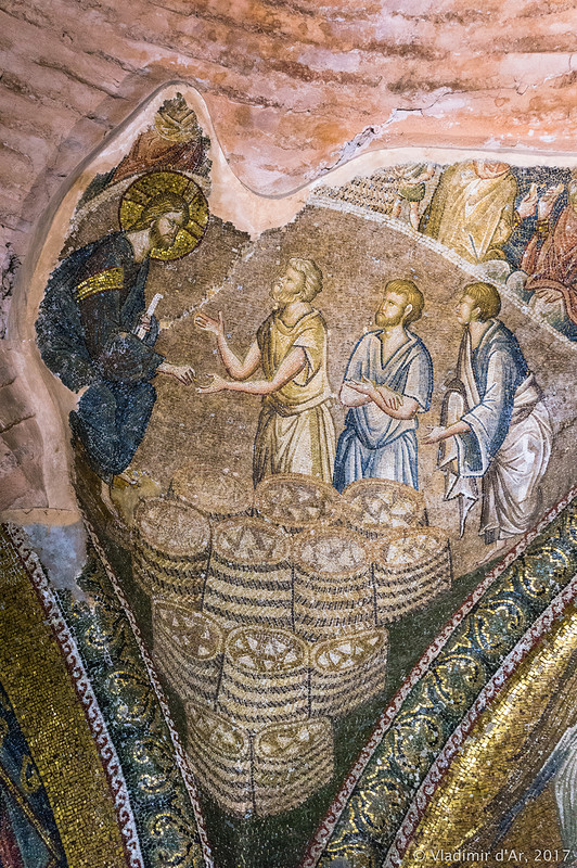 Умножение хлебов. Мозаики и фрески монастыря Хора. Церковь Христа Спасителя в Полях.