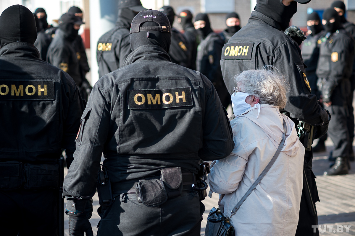 Власти Белоруссии обнародовали имена поддержавших митинги силовиков