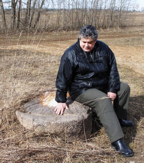 Жертвенный камень в селе Всехсвятское на севере Ярославской области
