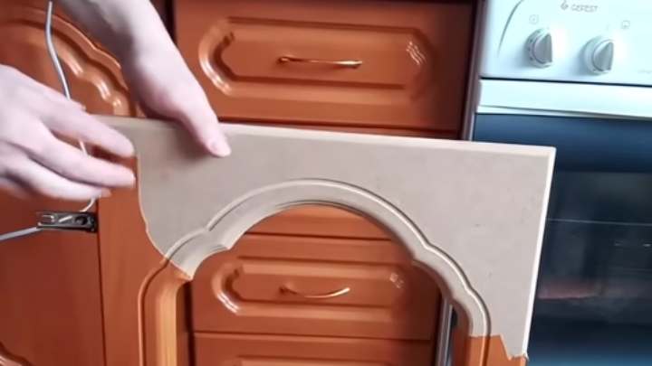 Как преобразить кухонный гарнитур при помощи краски Как преобразить кухонный гарнитур при помощи краски снять, шкафчики, результат, несколько, чтобы, Преобразите, новые, установить, инструкцииЗатем, просохнуть, указано, каждому, давая, слоёв, цвета, желаемого, эмалью, ручкиСобрать, обратно, повесить