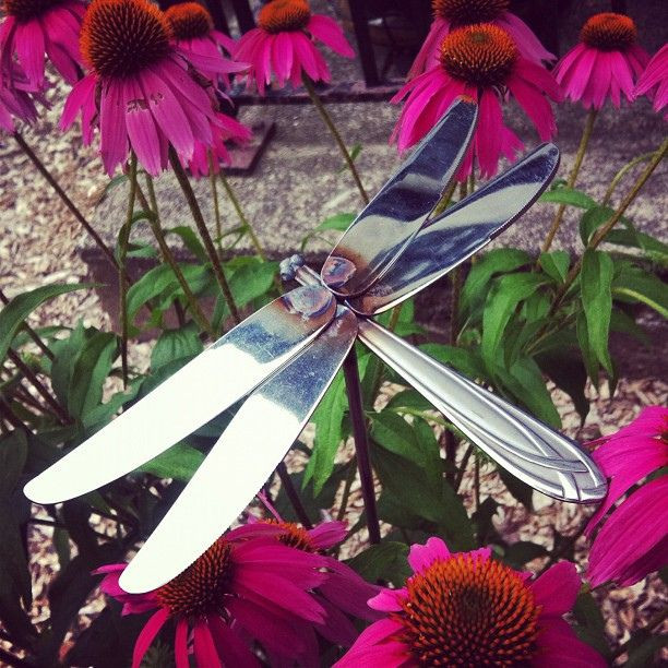 В хозяйстве сгодится всё: декор из старой посуды В хозяйстве сгодится всё: декор из старой посуды домашний очаг,поделки,рукоделие,своими руками,умелые руки