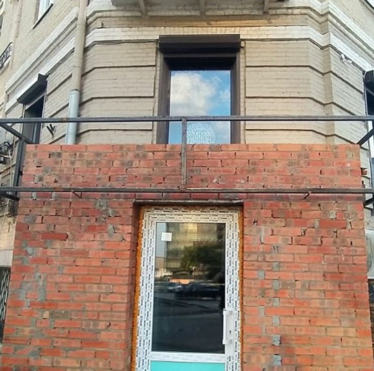 Ростовские активисты пожаловались на пристройку к историческому зданию