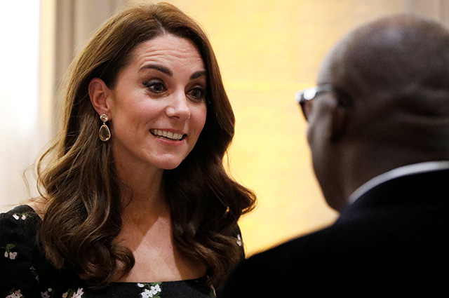 Кейт Миддлтон посетила гала-вечер в Национальной портретной галерее в Лондоне Кейт Миддлтон посетила гала-вечер в Национальной портретной галерее в Лондоне Монархии