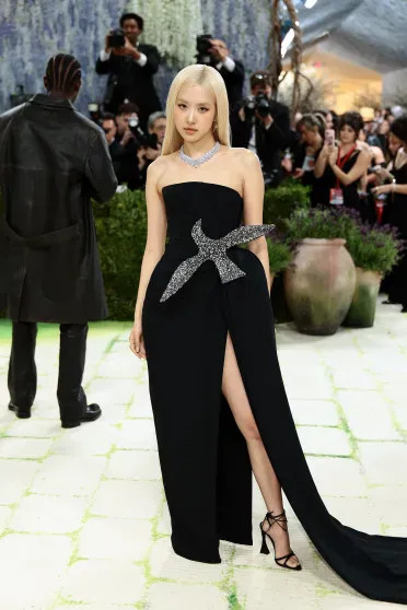 Met Gala — 2026: Джиджи Хадид, Аманда Сейфрид, Зои Кравиц, Оливия Уайлд на красной дорожке Images, Саттон, Джекман, костюма, Броуди, Метрополитенмузее, ХемингуэйСара, Джорджина, СториРозеЭдриан, ПиджонКоннор, ПиджонСара, ФостерСэм, СмитДрю, СмитСэм, РотРанее, ФостерХью, КристиХью, КристиГвендолин, УайлдГвендолин, УайлдОливия