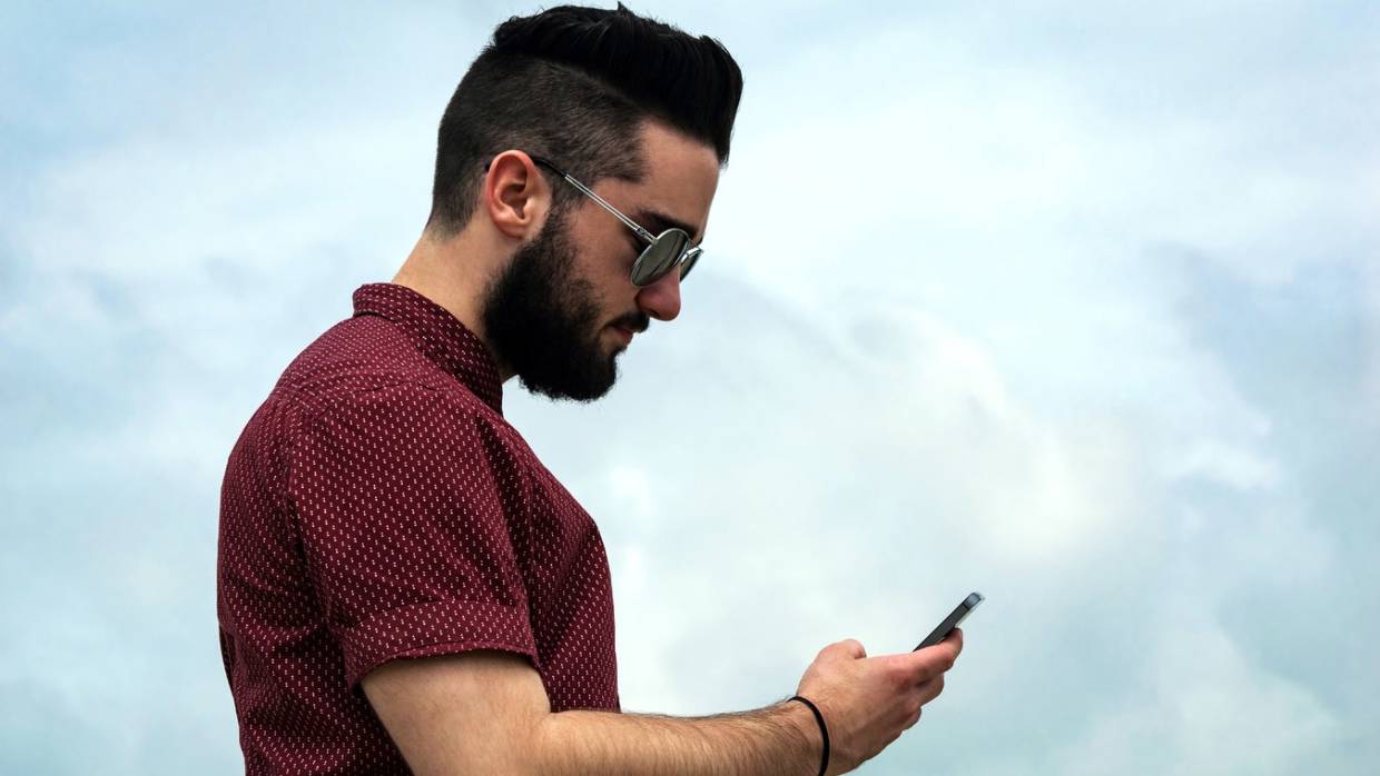 Эпидемиолог Онищенко допустил риск возникновения онкозаболеваний из-за гаджетов Общество