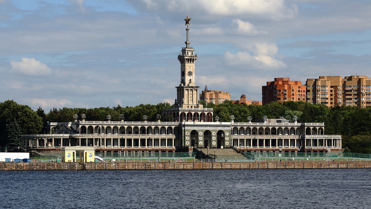 В московском парке Северного речного вокзала завершилось обустройство зоны отдыха