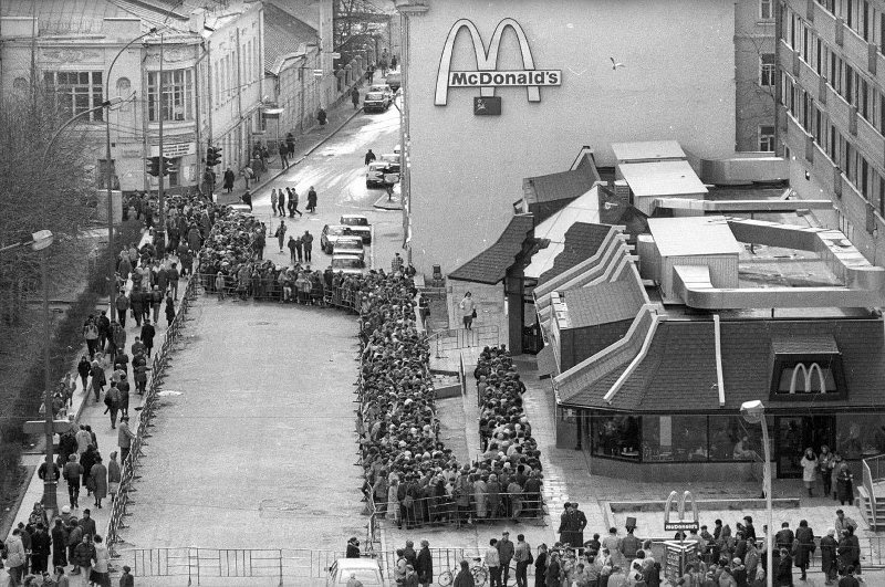 Фотография: Сделка века: как СССР поменял 17 подводных лодок на газировку Pepsi №9 - BigPicture.ru