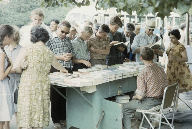 Уличная торговля в Москве 1959 года глазами фотографа The New York Times