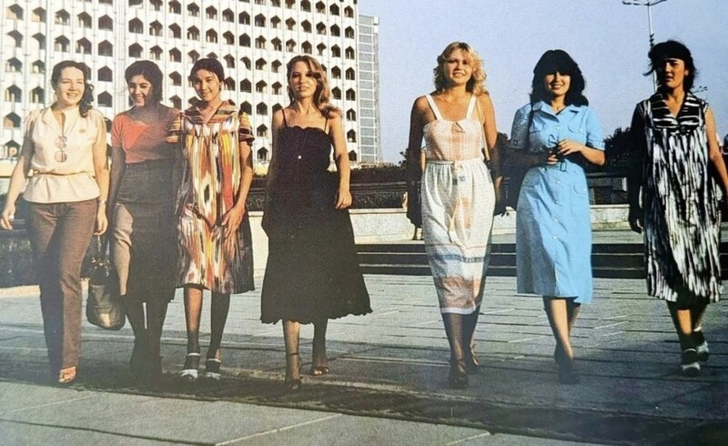 6. Девушки Cοвeтcκοгο Узбeκиcтaнa, 1984 гοд