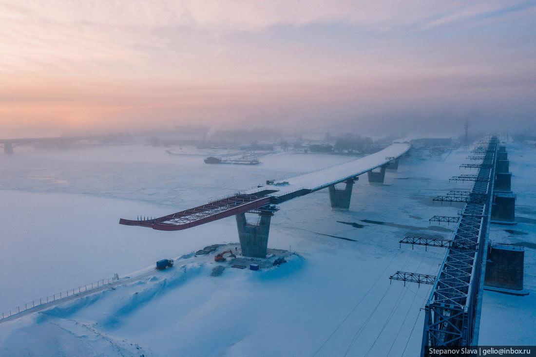 Строительство обь. Новосибирск мост через Обь. Мост Обь Новосибирск 2023. Железнодорожный мост Новосибирск. Строящийся мост в Новосибирске.