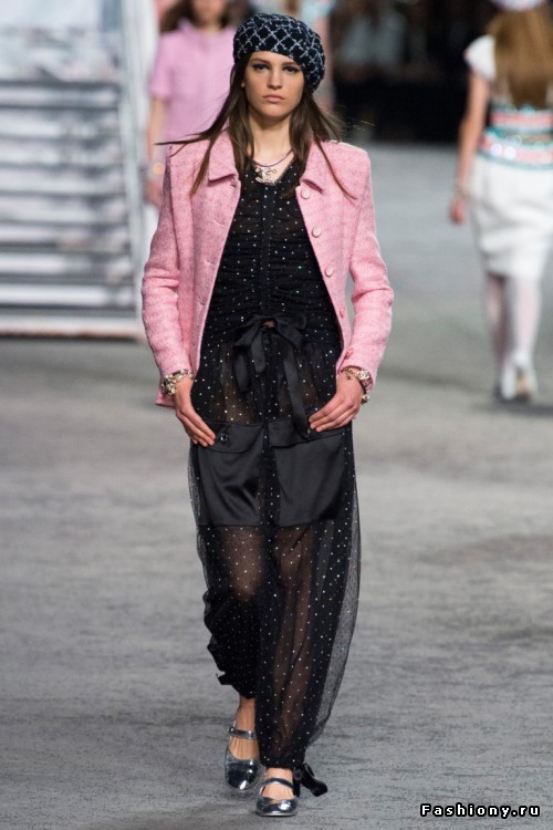 Chanel 2019 круизная коллекция Chanel 2019 круизная коллекция