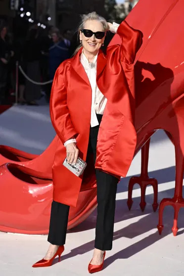 Донателла Версаче, Энн Хэтэуэй, Мэрил Стрип и племянницы принцессы Дианы посетили премьеру сиквела 