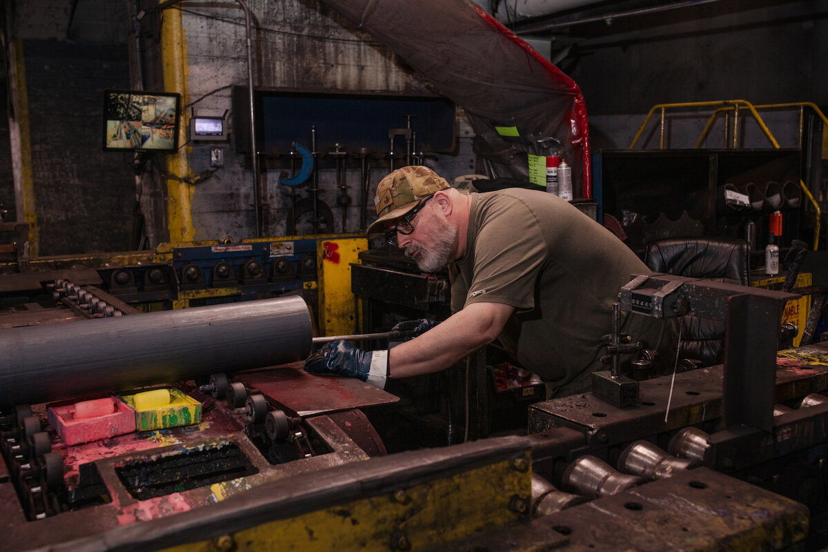 За десятилетия спокойствия и благополучия США лишились почти всех заводов ВПК. Об этом в...