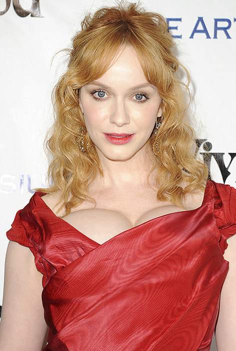 Дар или наказание: звездные красотки с пышным бюстом Дар или наказание: звездные красотки с пышным бюстом знаменитости,красота,мода и красота,фигура