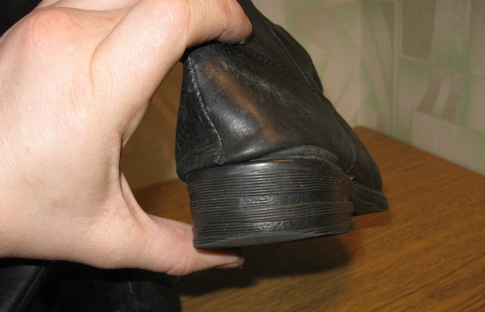 Как отремонтировать жесткий задник в ботинке, если провисла пятка